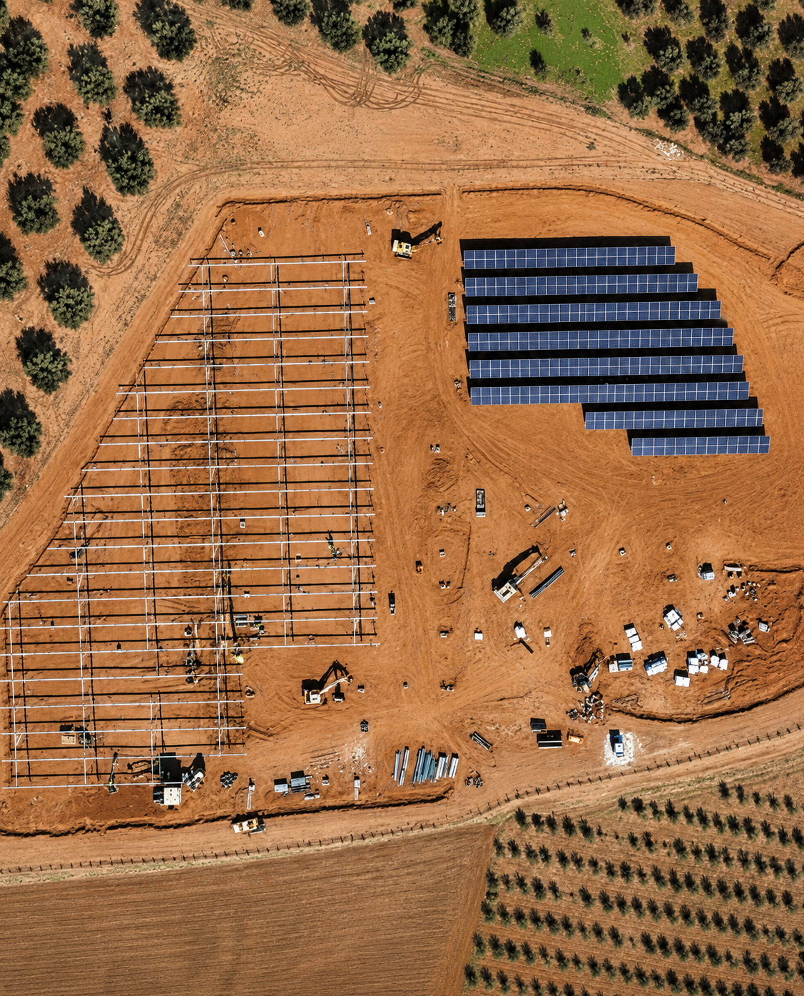 Seguimiento autónomo de la construcción de una planta fotovoltaica mediante drones